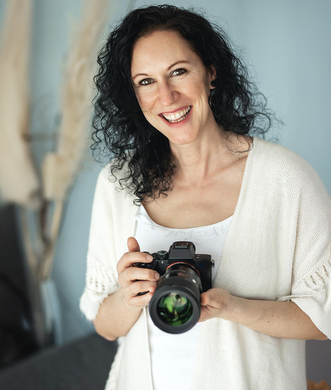 Nicole Ferdinand – erfahrene Hochzeitsfotografin aus Bad Camberg. Seit 2015 spezialisiert auf natürliche Hochzeitsreportagen in Bad Camberg, Taunus, Limburg, Idstein & Wiesbaden. Authentische Fotos voller Emotionen & echter Momente.